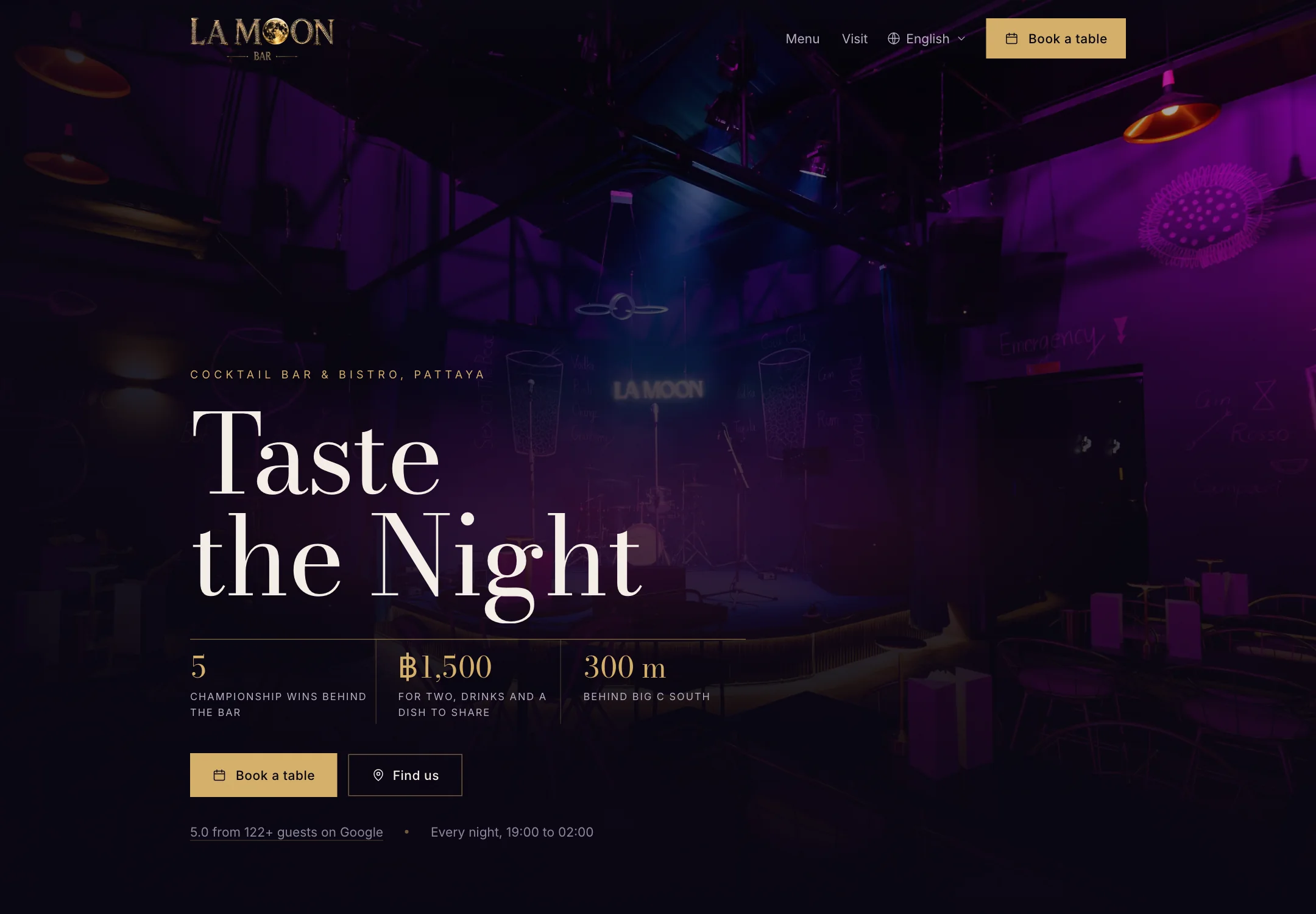 Strona główna lamoonpattaya.com: bar koktajlowy i bistro w południowej Pattayi z nagłówkiem Taste the Night, oceną 5.0 od ponad 122 gości Google i godzinami otwarcia od 19:00 do 02:00
